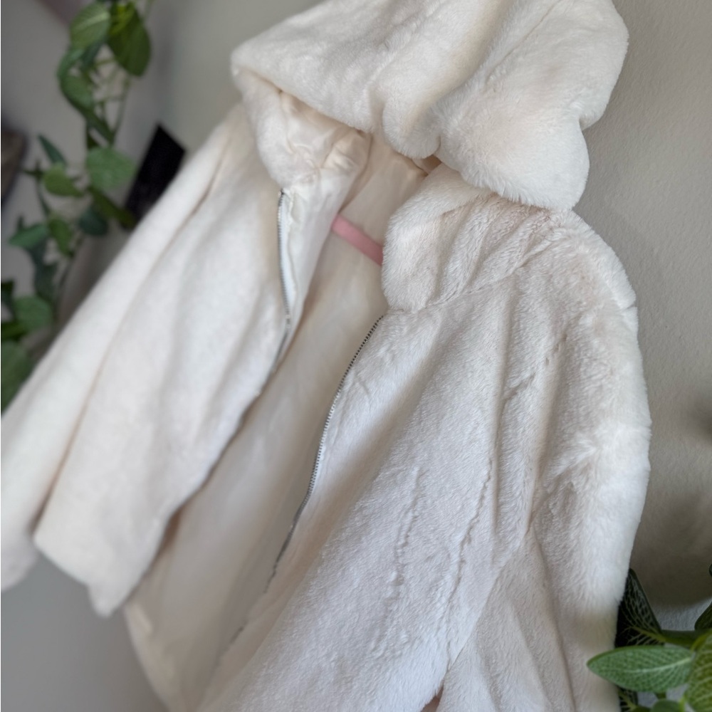 Plush Faux Fur Hooded Jacket in Cream